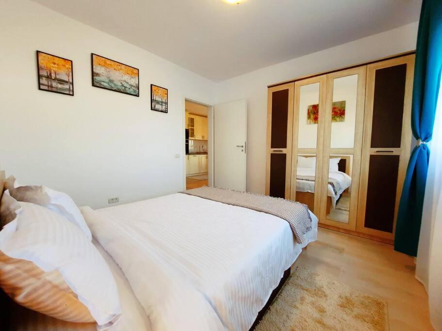 Beautiful Panoramic Central Apartment - City Of Mara Timisoara Exterior foto