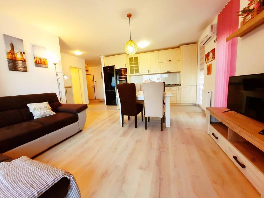 Beautiful Panoramic Central Apartment - City Of Mara Timisoara Exterior foto